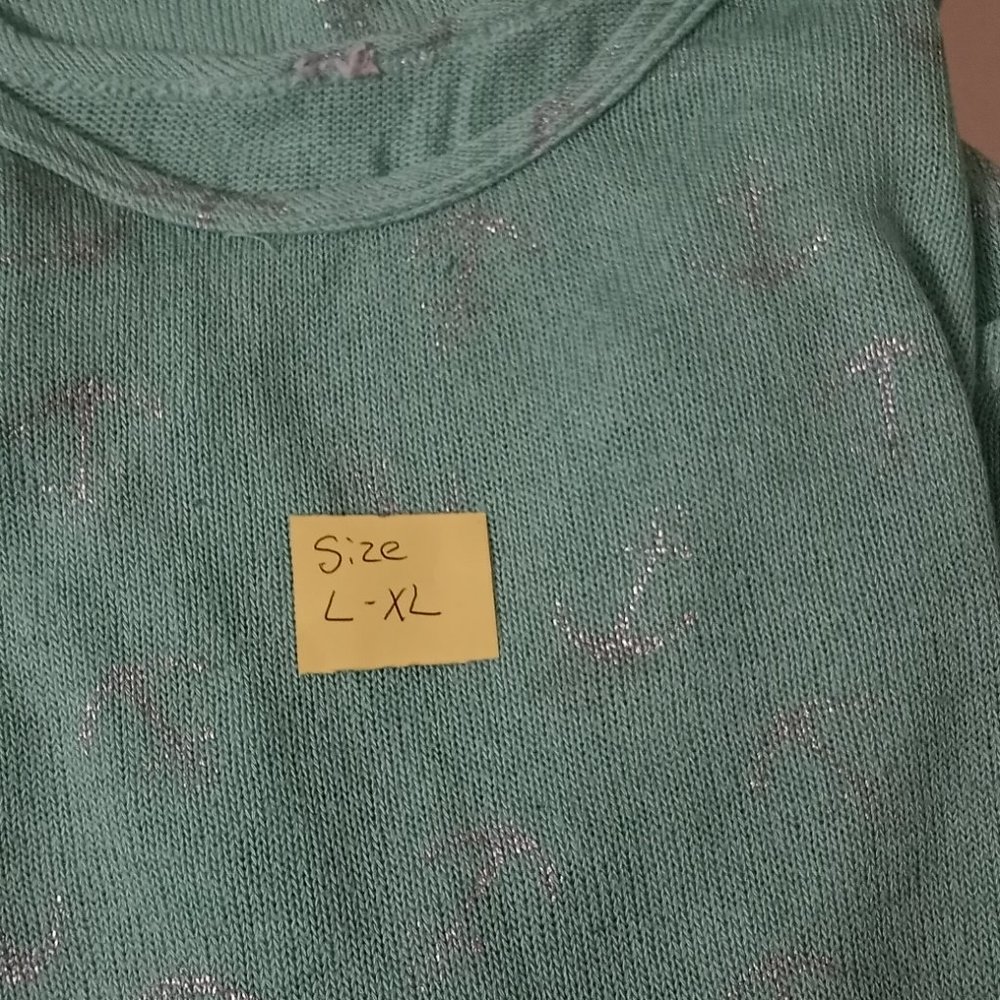 Sweater - Picture 4 of 4